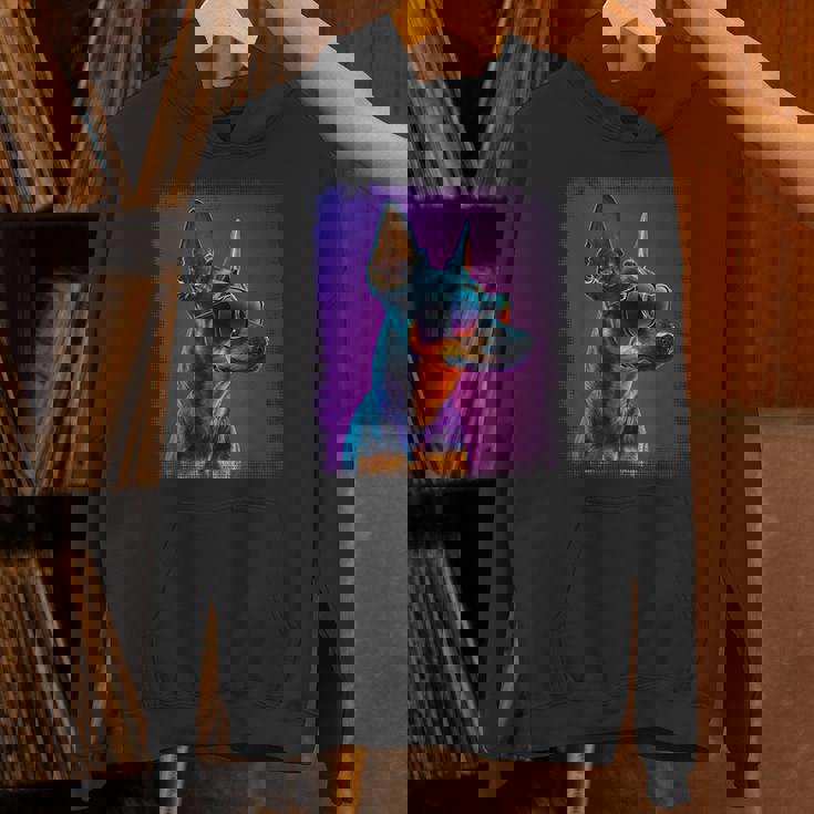 ミニピン 犬 オーナーのミニチュアピンシャーの漫画。 Hoodie