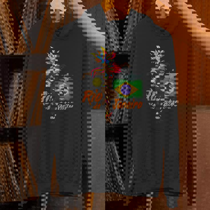 リオデジャネイロブラジルヴィンテージサンバカーニバルダンサーと旗 パーカー