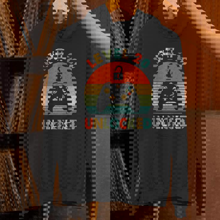 レベル 20 アンロック レトロ ヴィンテージ 面白い 20歳の誕生日 ゲーマー パーカー