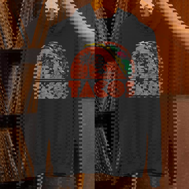 ヴィンテージタコスレトロビーチスタイル。 Hoodie
