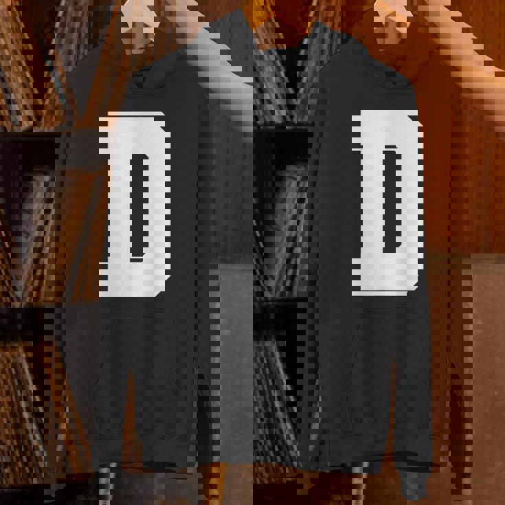 大文字 D アルファベットモノグラム イニシャル パーカー