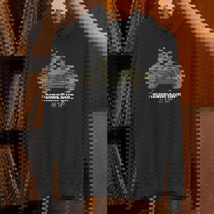 天安門スクエア民主主党抗議 64 1989年6月4日 戦車男 パーカー