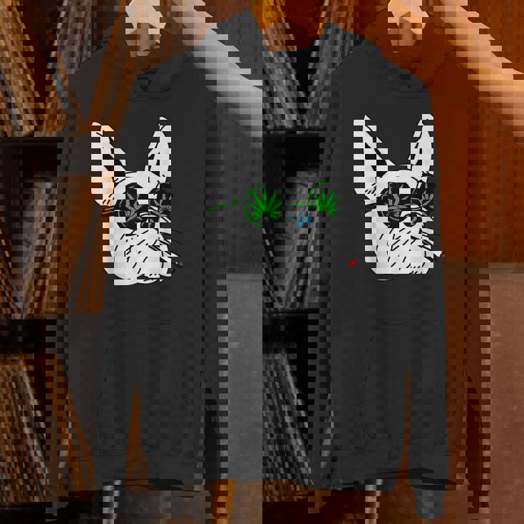 犬のサングラス喫煙420クールな雑草大麻マリファナ Hoodie