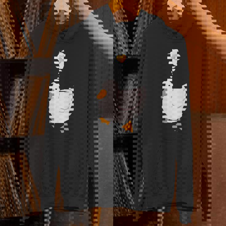 目玉焼きのハートがかわいいアヒル好きのデザイン。 Hoodie