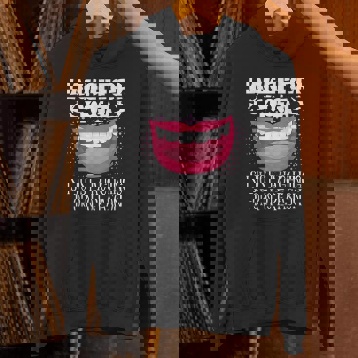 笑いヨガは理由もなくただ笑うだけの瞑想 パーカー