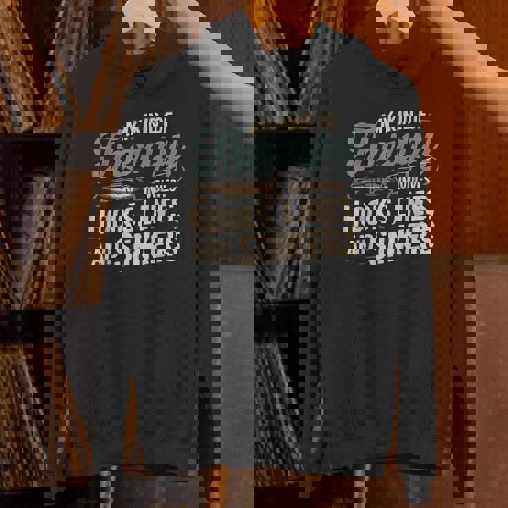 釣り My Kind Of Therapy フック ライン シンカー おもしろいことわざ パーカー