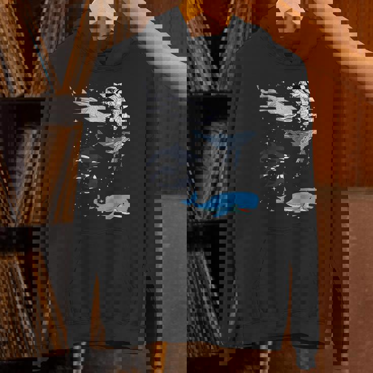 銀河 宇宙 ジンベエザメ シロイルカ ザトウクジラ 海洋 オルカ クジラ Hoodie