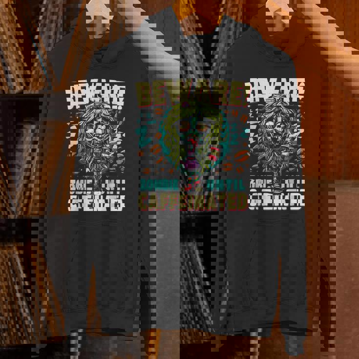 面白いコーヒーゾンビガール、カフェインが入るまでゾンビに注意 パーカー