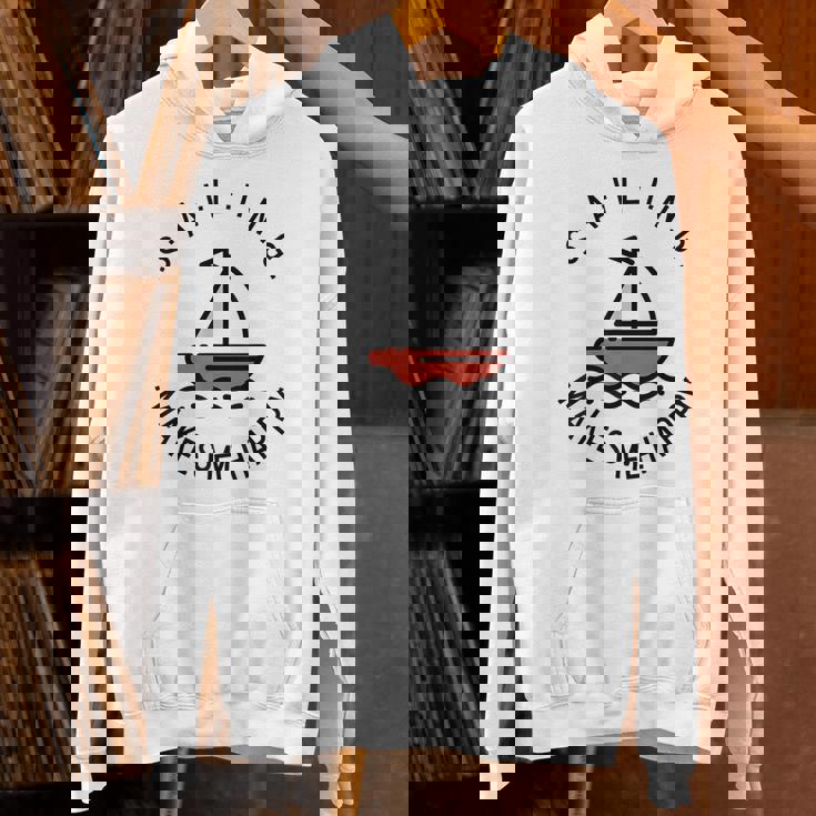 Sailing Makes Me Happy レッド ヨット パーカー