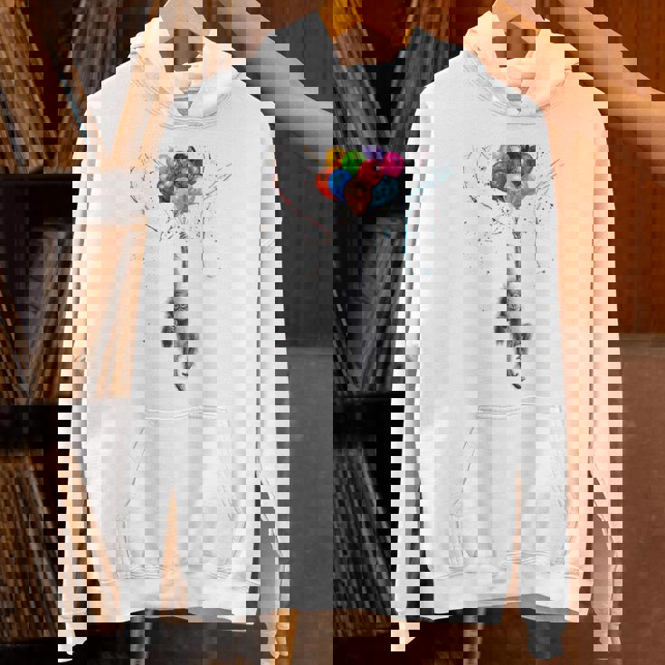 カラフルな顔 赤ちゃん オランウータン ハンギングバルーン グラフィック 猿 Hoodie