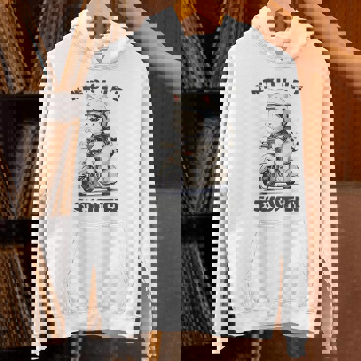 猫 ネコ 白猫 イラスト 原付 スクーター バイク 猫好き バイク好き かわいい おもしろ レトロ Neko Life 長袖tシャツ パーカー