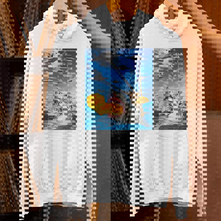 猫に乗って火を吐くサメレインボーレーザータコス 長袖tシャツ Hoodie