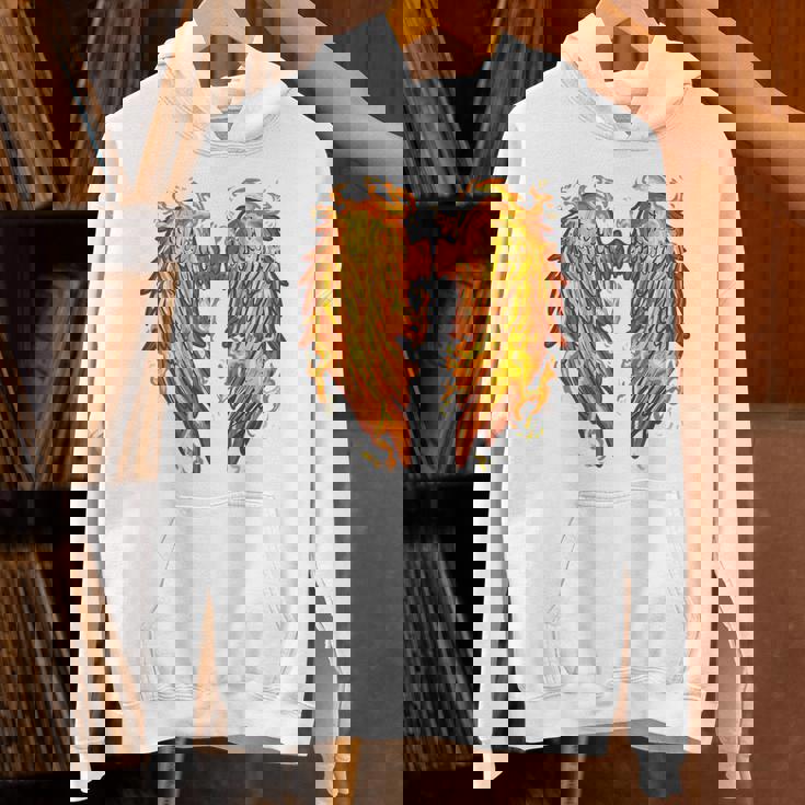 裏面に燃える天使の翼 火の羽 パーカー