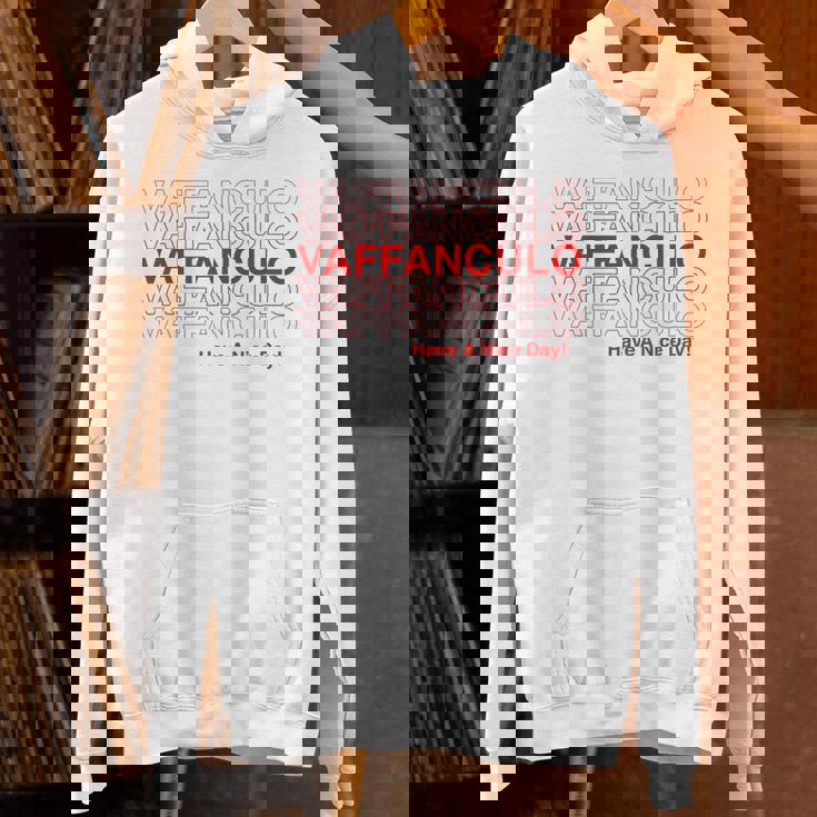 面白いvaffanculoデザイン イタリア語で素敵な一日を。 Hoodie