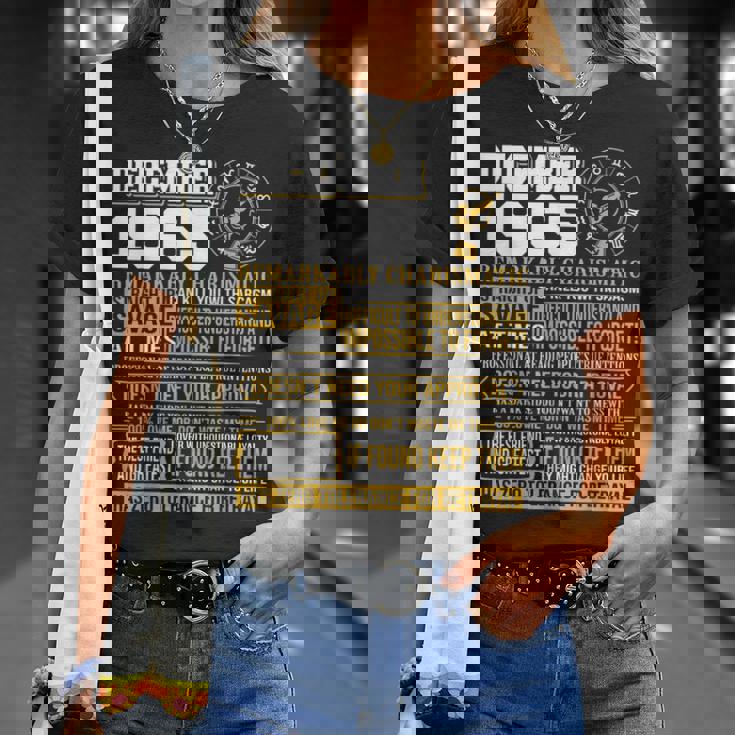 1965年 12月座 誕生日ギフト Born 12月agitarius Tシャツ 彼女への贈り物