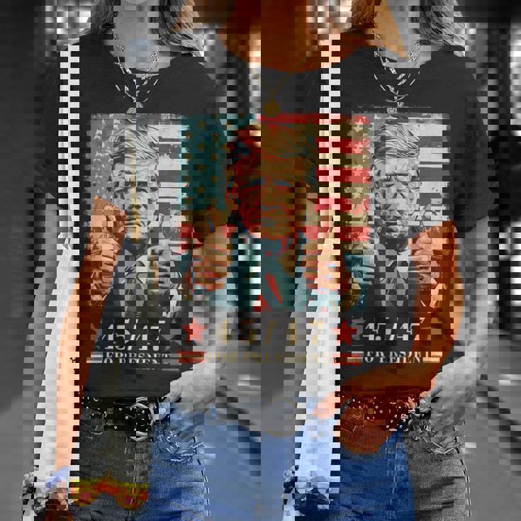 2024年大統領向けトランプ4547 Tシャツ 彼女への贈り物