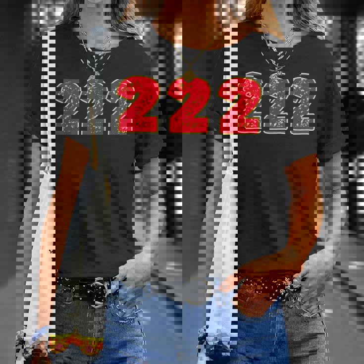 222 エンジェルナンバー Right Place Right Time Tシャツ 彼女への贈り物