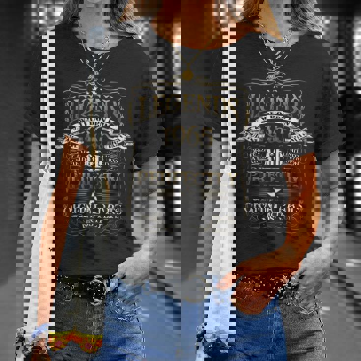 58 Birthday レディース メンズ ヴィンテージ 1965 レジェンド ファニー Tシャツ 彼女への贈り物