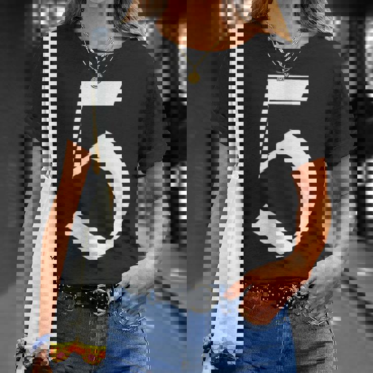 5番目 古英語の中世スタイルの五 Tシャツ 彼女への贈り物