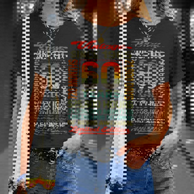 60歳 720ヶ月 すごい生まれ 1965年 60歳の誕生日 Tシャツ 彼女への贈り物