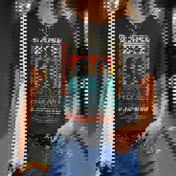 60歳の誕生日 60歳 720ヶ月 すごい生まれ 1965年 Tシャツ 彼女への贈り物