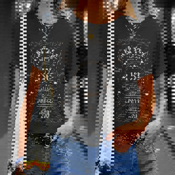 63歳の誕生日 男性 女性 63歳 1962年 誕生日プレゼント Tシャツ 彼女への贈り物