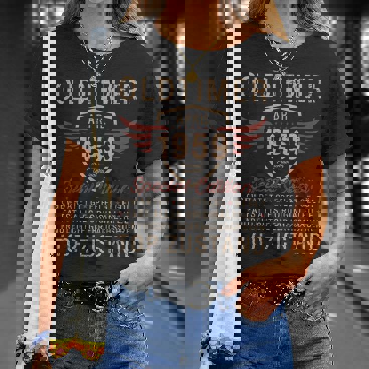 66 歳の誕生日プレゼント クラシックカー 4 月ヴィンテージ 1959 Tシャツ 彼女への贈り物