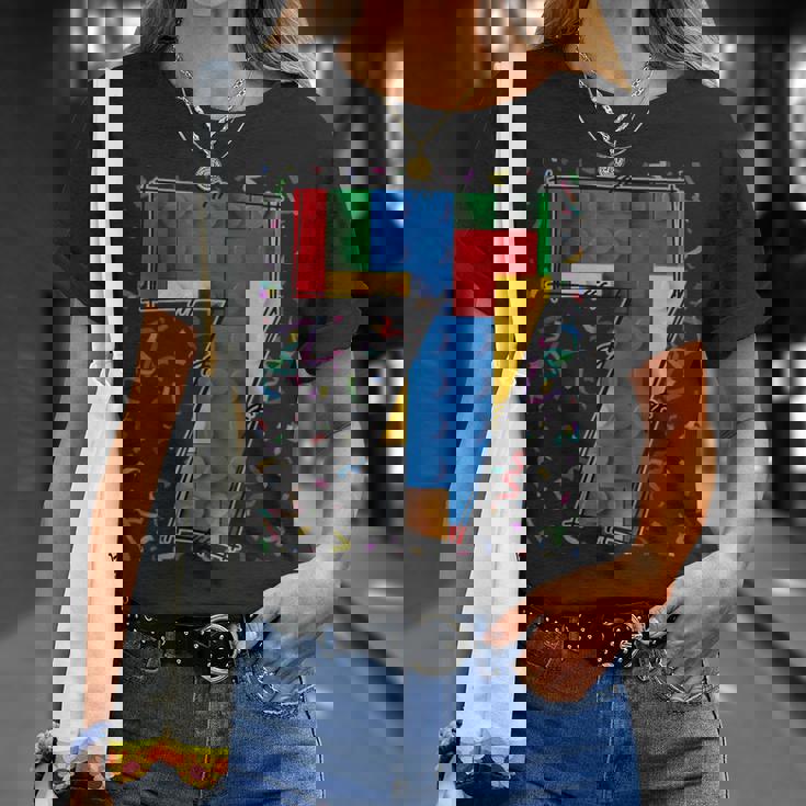 7歳 ブロック 建物 マスタービルダー 7歳の誕生日 男の子 Tシャツ 彼女への贈り物