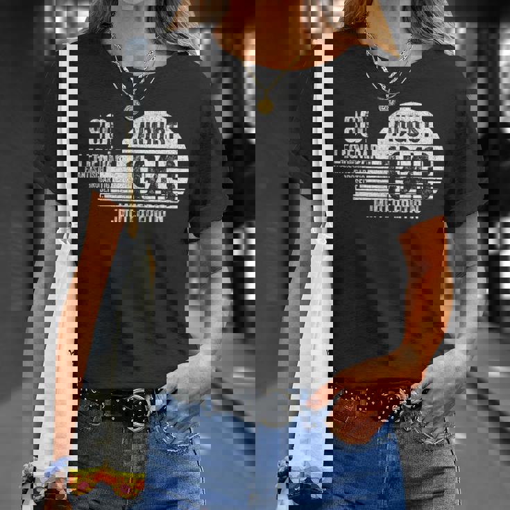 80歳の誕生日 メンズギフト 80歳 女性用 80年 8月 1943 Tシャツ 彼女への贈り物