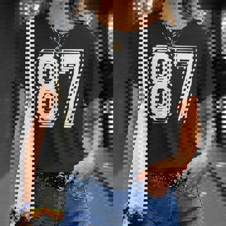 87番の前面と背面にホワイトのプリント。 Tシャツ 彼女への贈り物