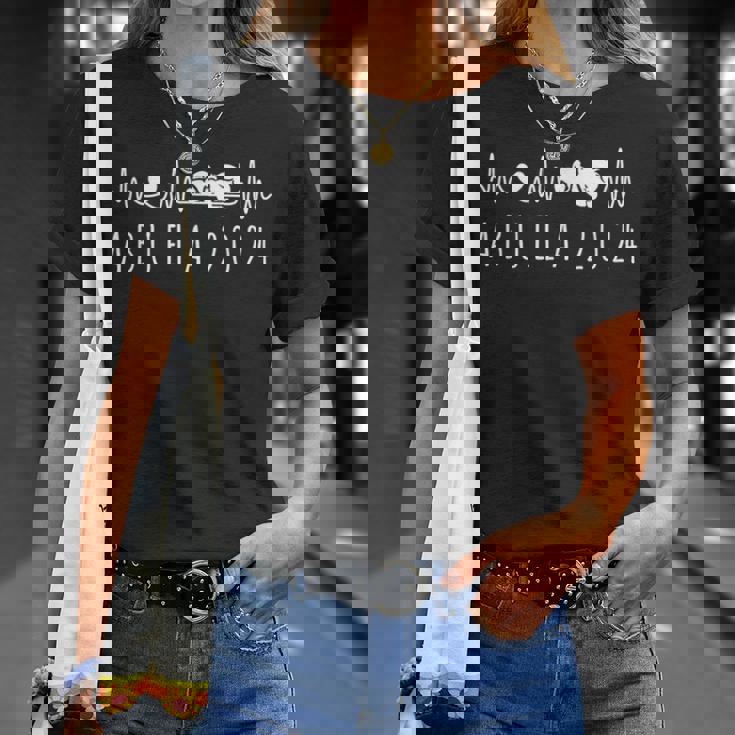 Abuela 2024 Ritmo Cardiaco Anuncio Embarazo Futuras Abuelas Camiseta unisex Regalos para ella