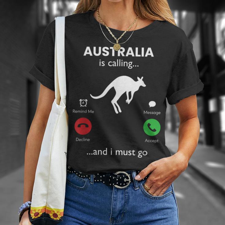 Australia Está Llamando Australia Divertida Camiseta unisex Regalos para ella