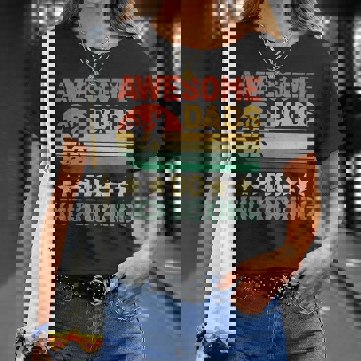 Awesome Dads Do キックボクシング キックボックス キックボクサー Tシャツ 彼女への贈り物