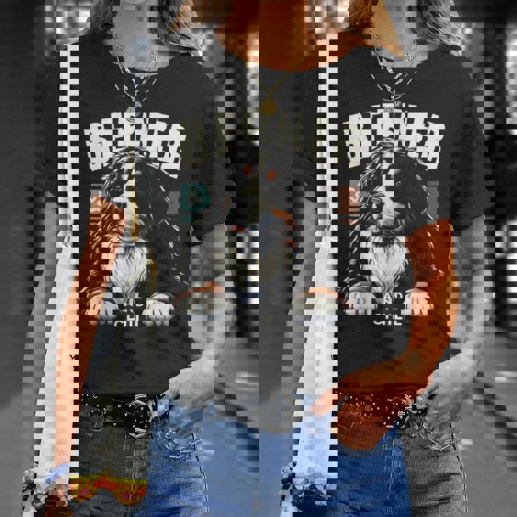 Berner And Chill バーニーズマウンテンドッグ 面白いグラフィックtシャツ Tシャツ 彼女への贈り物