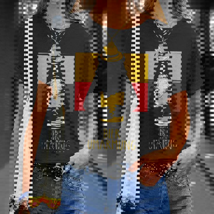 Bier Hug 面白いオクトーバーフェストデザイン ビールベア ドイツパーティー Tシャツ 彼女への贈り物