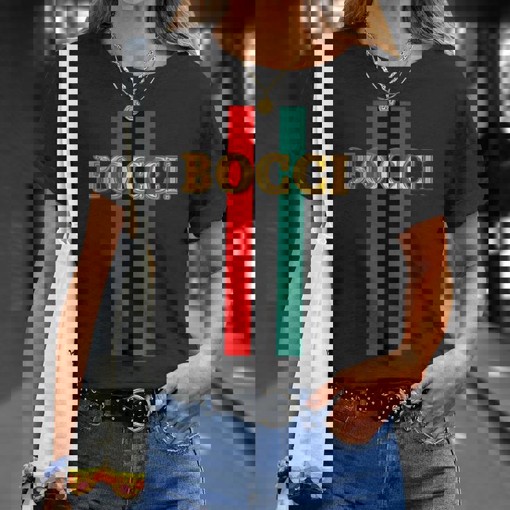 Bocci ぼっち《フェイクゴールド ロゴ》緑 赤 ライン【変なデザイン屋さん】陰キャ オタク ブランド パロディ 面白 Tシャツ 彼女への贈り物