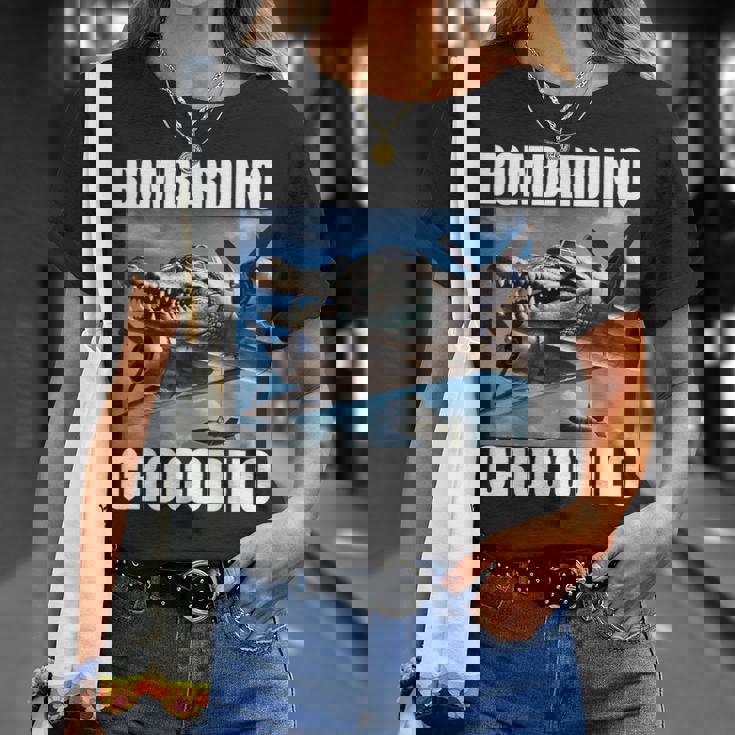 Bombardino Crocodilo イタリアンブレインロットミーム Tシャツ 彼女への贈り物