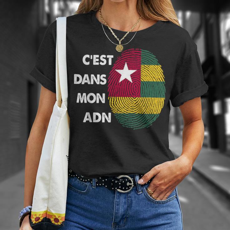 Drapeau Togo Pour Togolais Togo C'est Dans Mon Adn T-Shirt Cadeaux pour elle