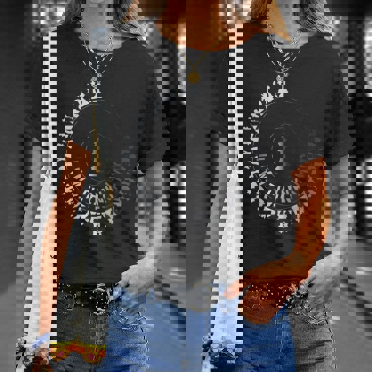 Estoy Pensando Cargando Ajedrez Gráfico Humor Amantes Del Ajedrez Camiseta unisex Regalos para ella