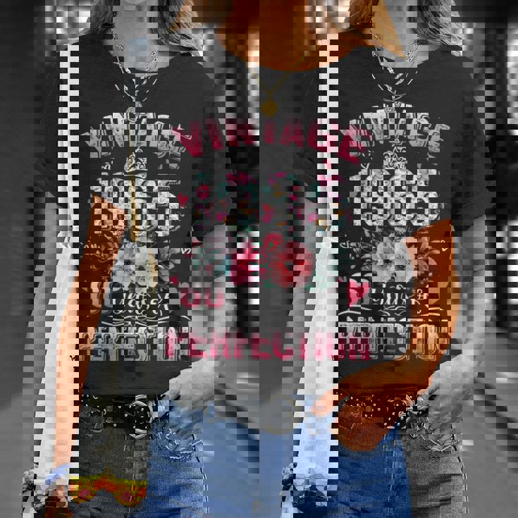 60Th B-Dayintage 1965 Floral 60 Years Of Perfection Tシャツ 彼女への贈り物