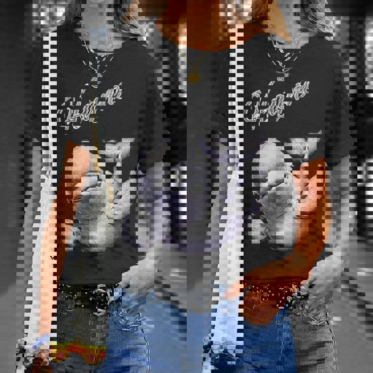 Hug Me ベルーガ アートデザイン 可愛い おしゃれ 動物 シロイルカ シロクジラ Tシャツ 彼女への贈り物