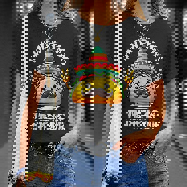 I'm Into Fitness Fit'ness Taco In My Mouth ジム おもしろタコス Tシャツ 彼女への贈り物