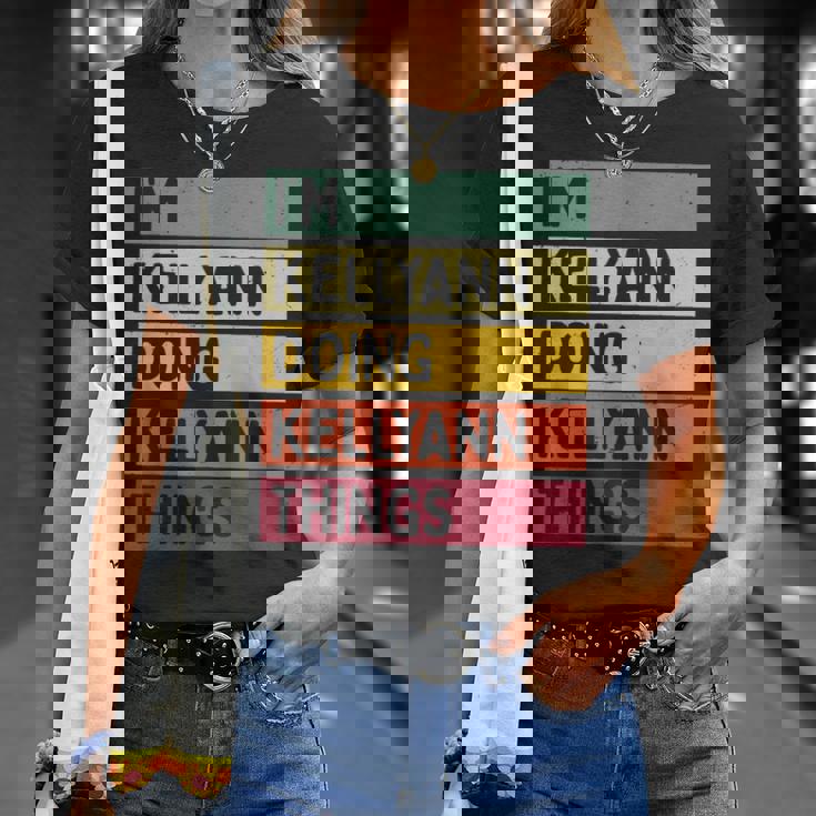 I'm Kellyann Doing Kellyann Things 面白い 名言 Tシャツ 彼女への贈り物