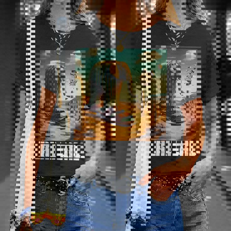 Lirili Larila イタリアのブレインロットミーム Tシャツ 彼女への贈り物