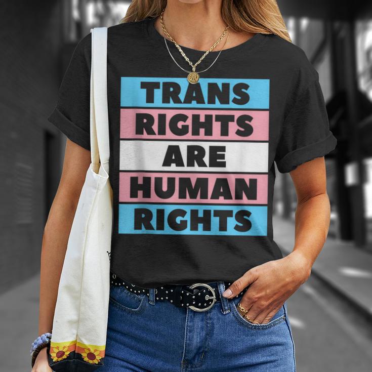 Los Derechos Transon Derechos Humanos Protegen El Orgullo De La Bandera Trans In Mangas Camiseta unisex Regalos para ella