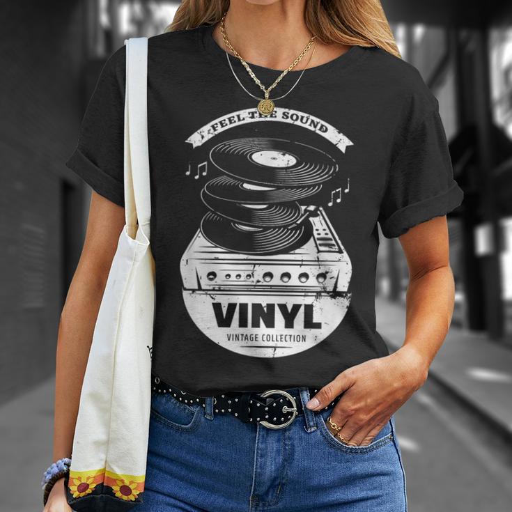 Music Is My Universe レトロなビニールレコードでサウンドを感じる Tシャツ 彼女への贈り物