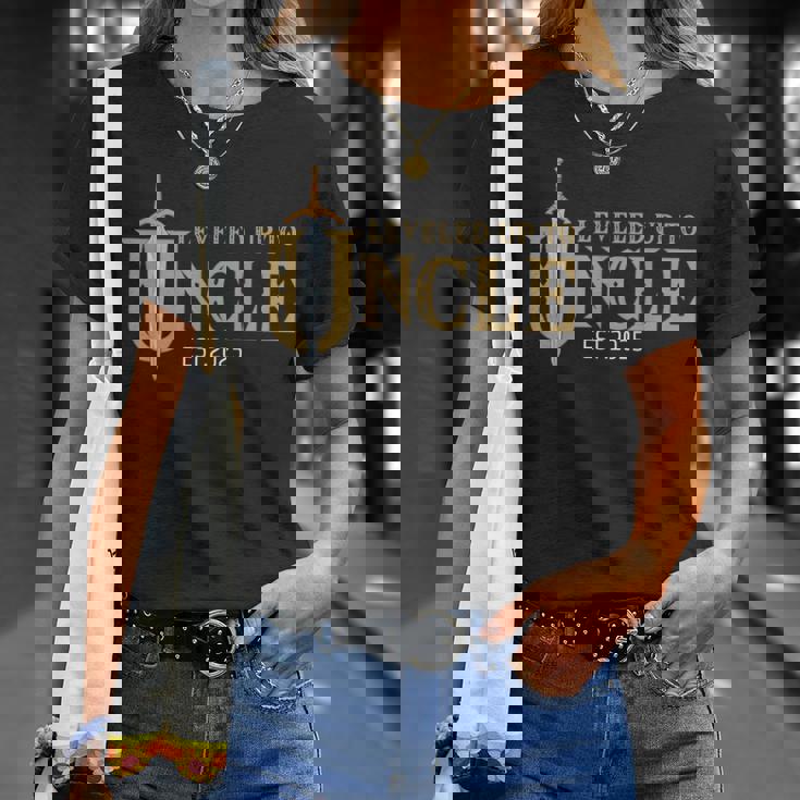 Nivelado Hasta El Tío Est 2025 Nivel Desbloqueado Tío Juegos Camiseta unisex Regalos para ella