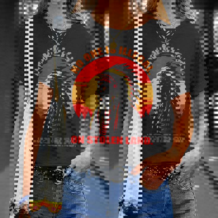 No One Is Illega、Ontolen Land、 Tシャツ 彼女への贈り物