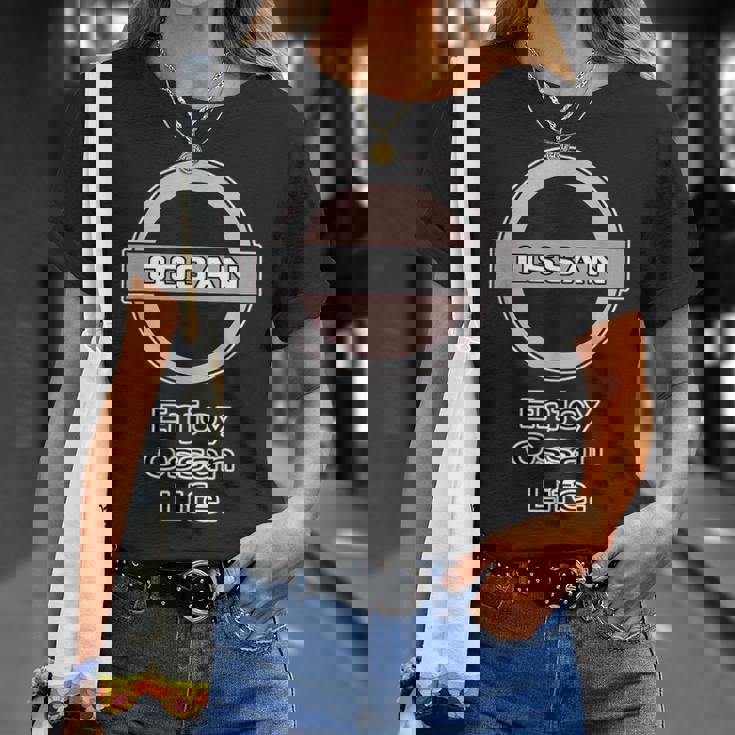 Ossan おっさん（車好き ロゴ エンブレム パロディ）【変なtシャツ屋さん】文字 メッセージ 面白い デザイン Tシャツ 彼女への贈り物