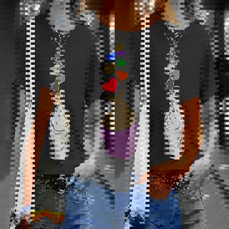 Pride レズビアン ゲイバイセクシャル トランスジェンダー 指 ハート付き Tシャツ 彼女への贈り物